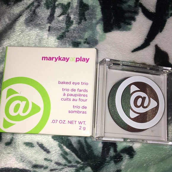 3 For $20 Or $10 Each MK Earth Bound Eye Shadow - Picture 2 of 3